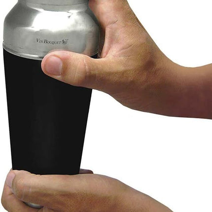 700ml Vin Bouquet Cocktail Shaker Shaker with Strainer in Silver/Black